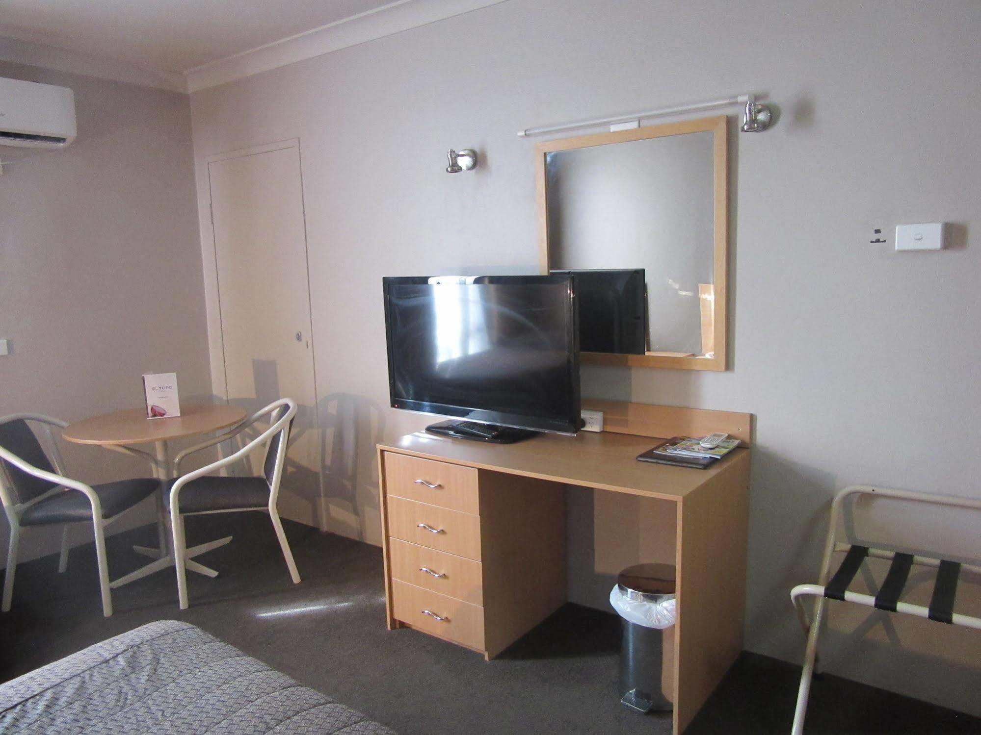 El Toro Motel Warwick Farm Kültér fotó